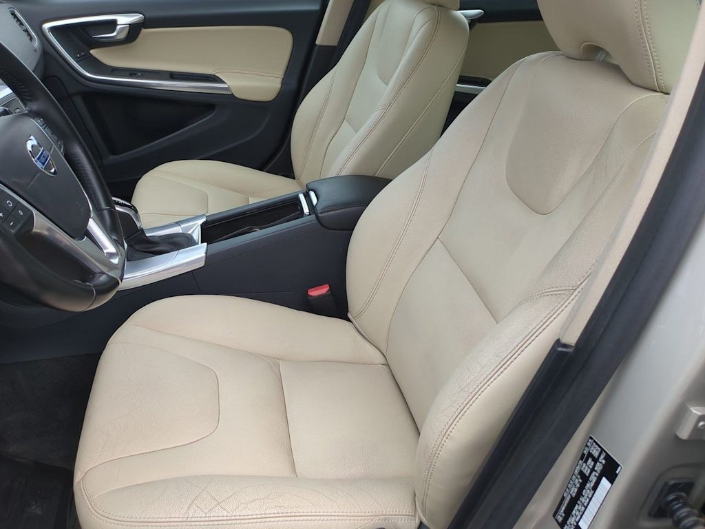 2017 Volvo V60 T5 11