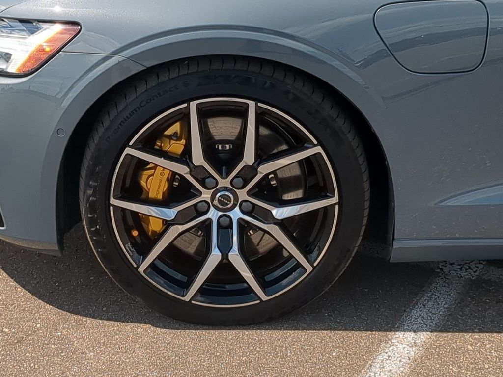 Thumbnail: 2024 Volvo V60 - 8