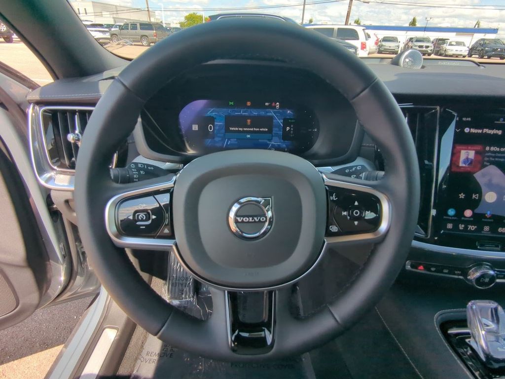 Thumbnail: 2024 Volvo V60 - 13