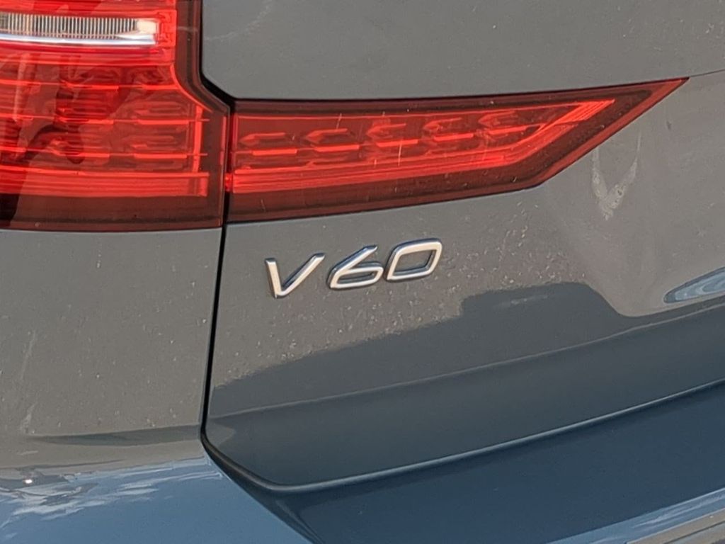 Thumbnail: 2024 Volvo V60 - 22