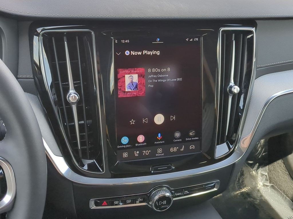 Thumbnail: 2024 Volvo V60 - 14
