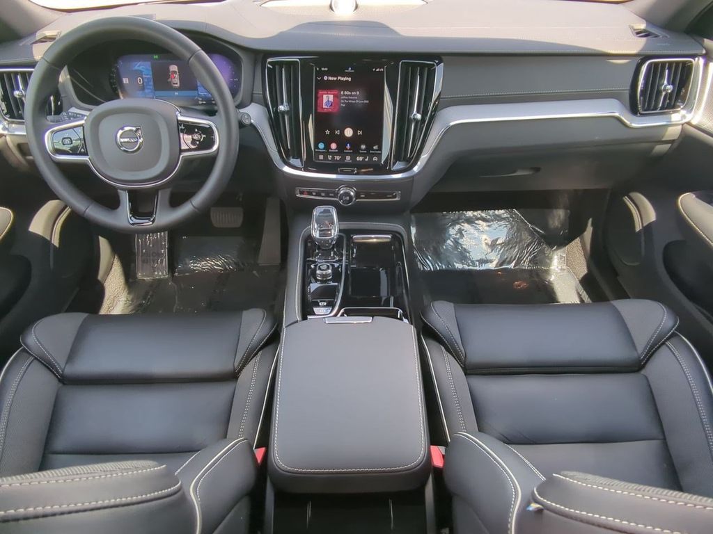 Thumbnail: 2024 Volvo V60 - 9