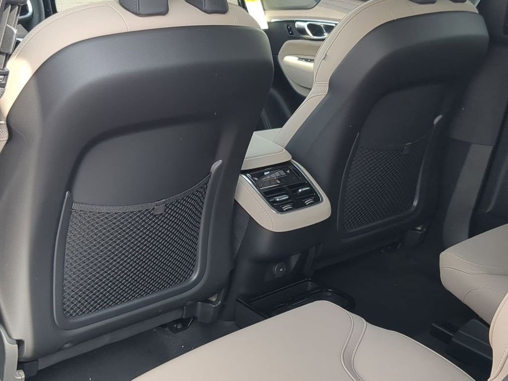Thumbnail: 2026 Volvo XC90 - 24