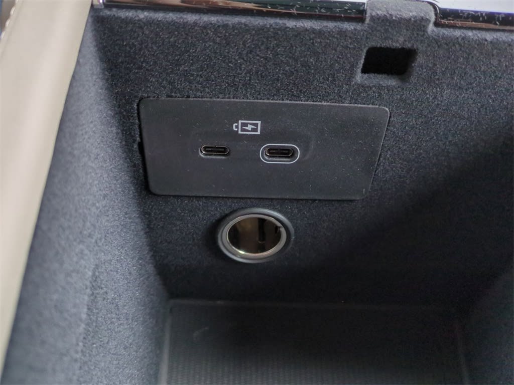 Thumbnail: 2026 Volvo XC90 - 34