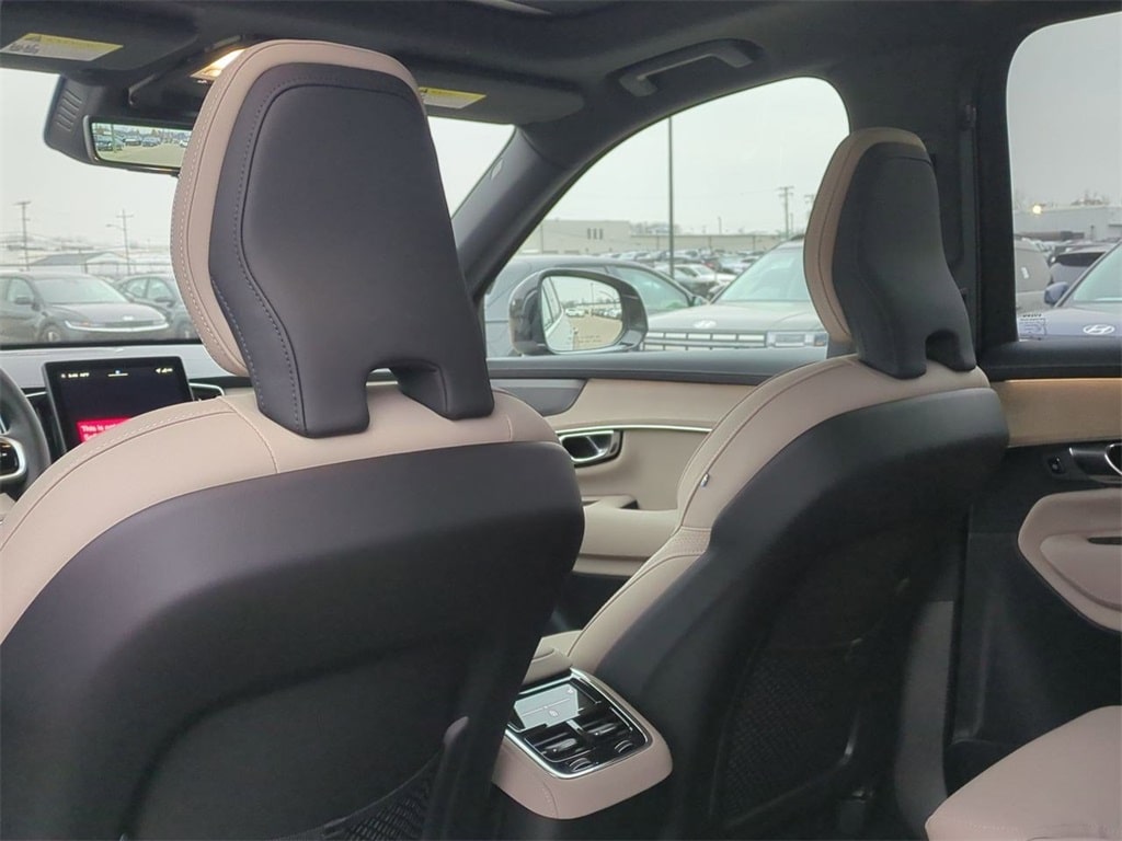 Thumbnail: 2026 Volvo XC90 - 12