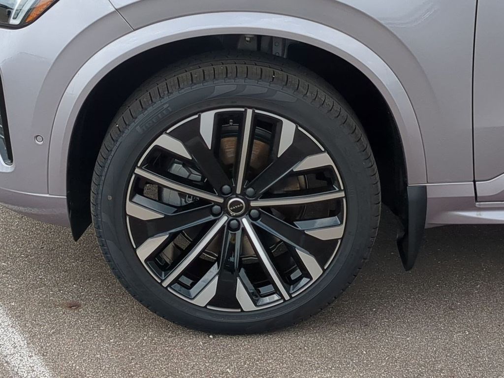 Thumbnail: 2026 Volvo XC90 - 8
