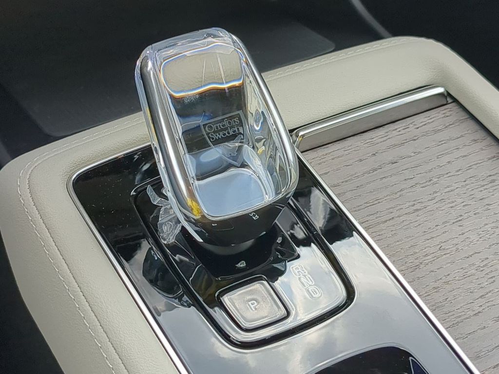 Thumbnail: 2026 Volvo XC90 - 15