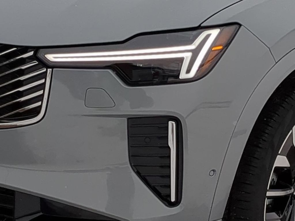 Thumbnail: 2026 Volvo XC90 - 23