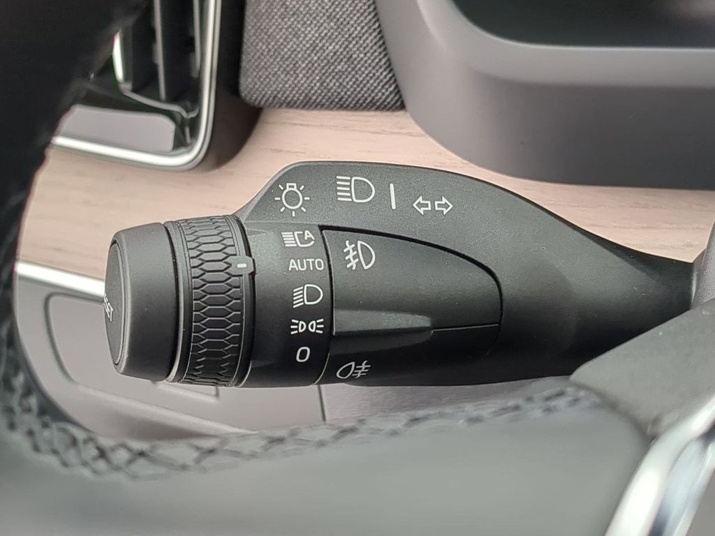 Thumbnail: 2026 Volvo XC90 - 33