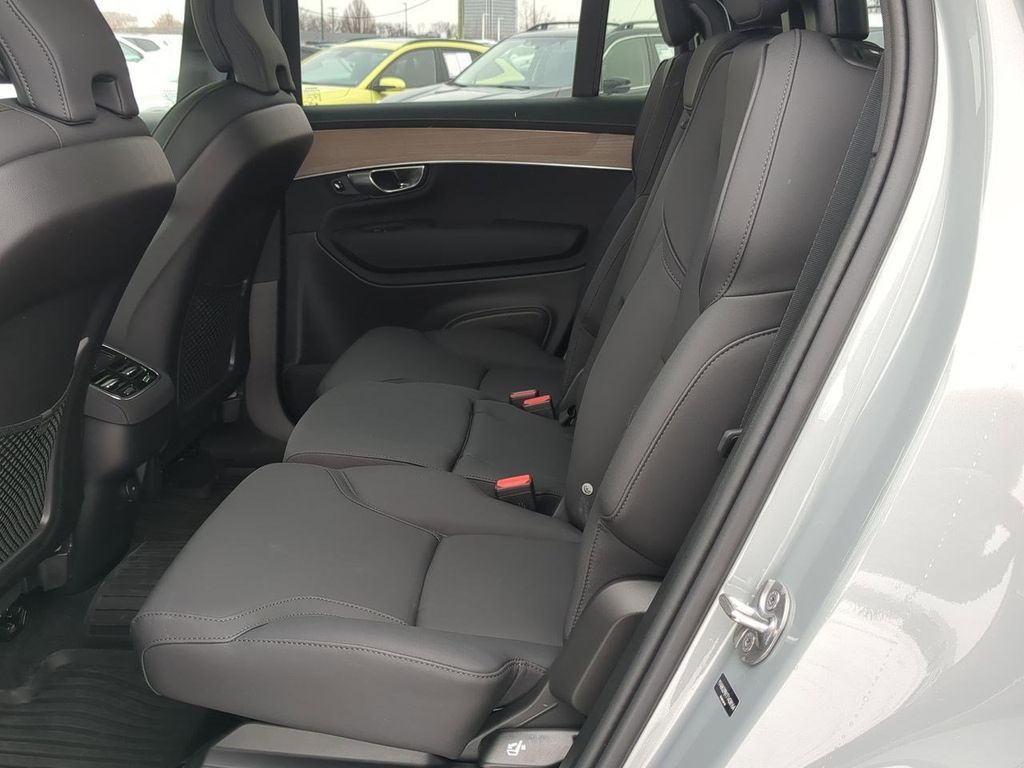 Thumbnail: 2026 Volvo XC90 - 26