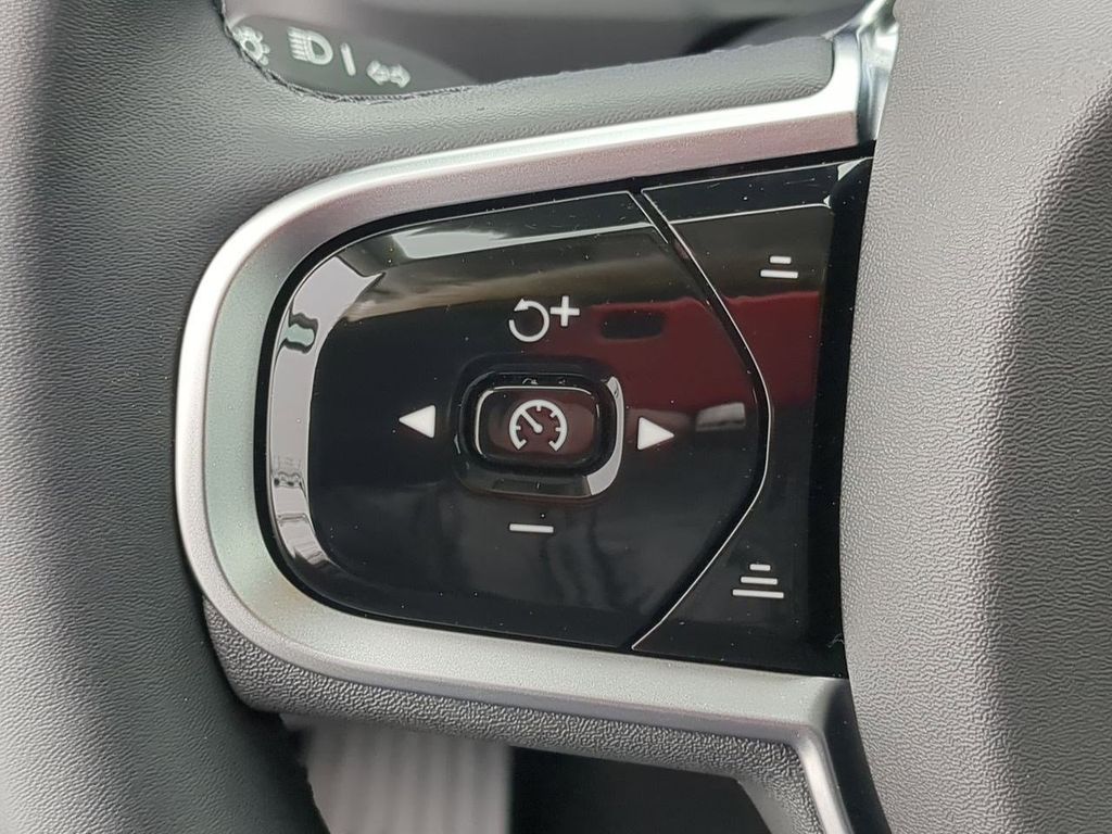 Thumbnail: 2026 Volvo XC90 - 30