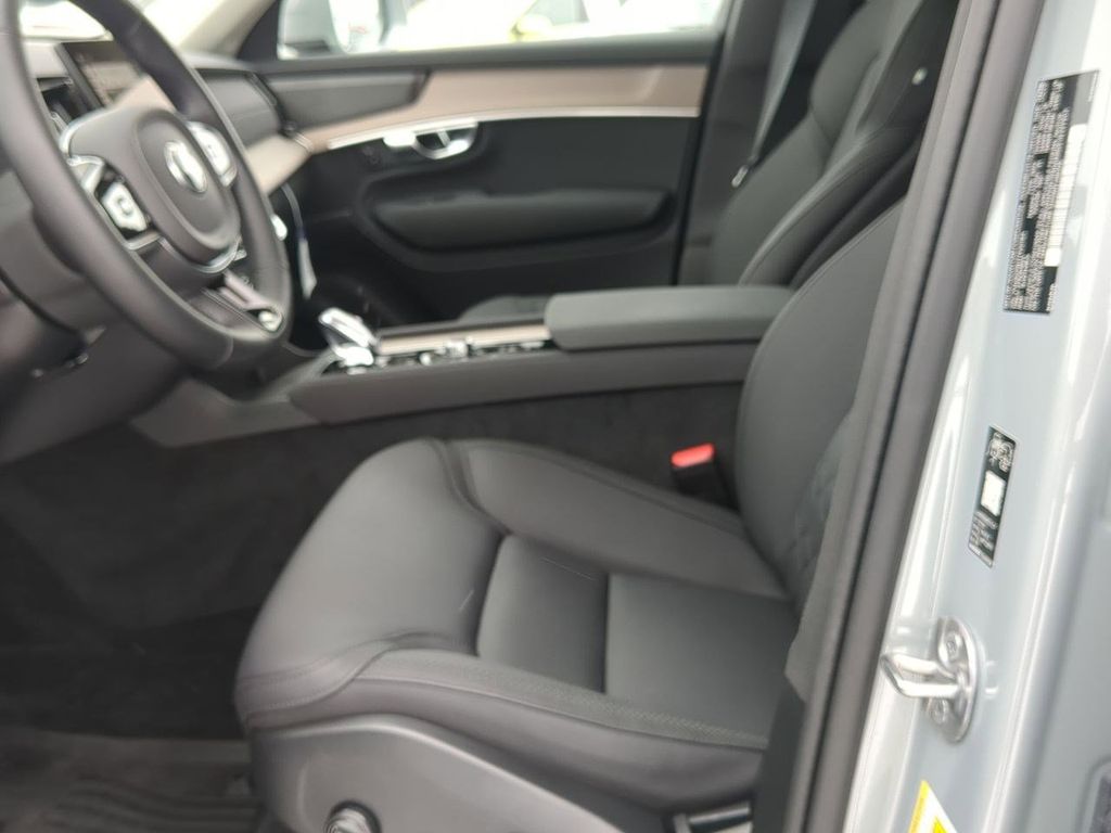 Thumbnail: 2026 Volvo XC90 - 10