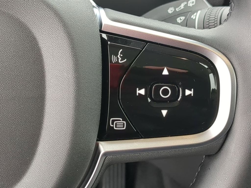 Thumbnail: 2026 Volvo XC90 - 31