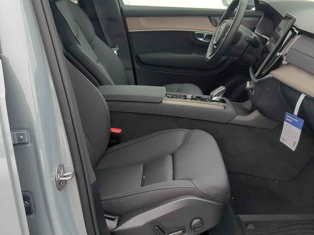 Thumbnail: 2026 Volvo XC90 - 11