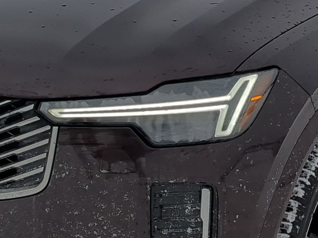 Thumbnail: 2026 Volvo XC90 - 21
