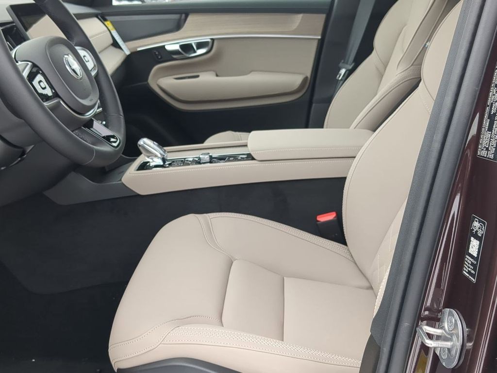 Thumbnail: 2026 Volvo XC90 - 10