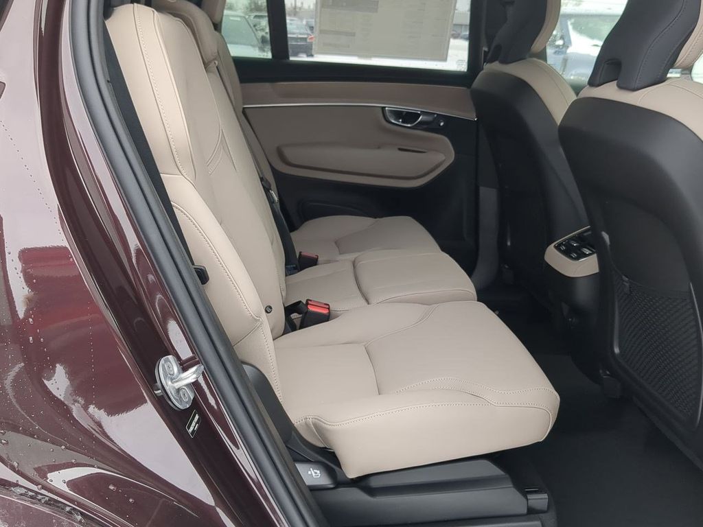 Thumbnail: 2026 Volvo XC90 - 25