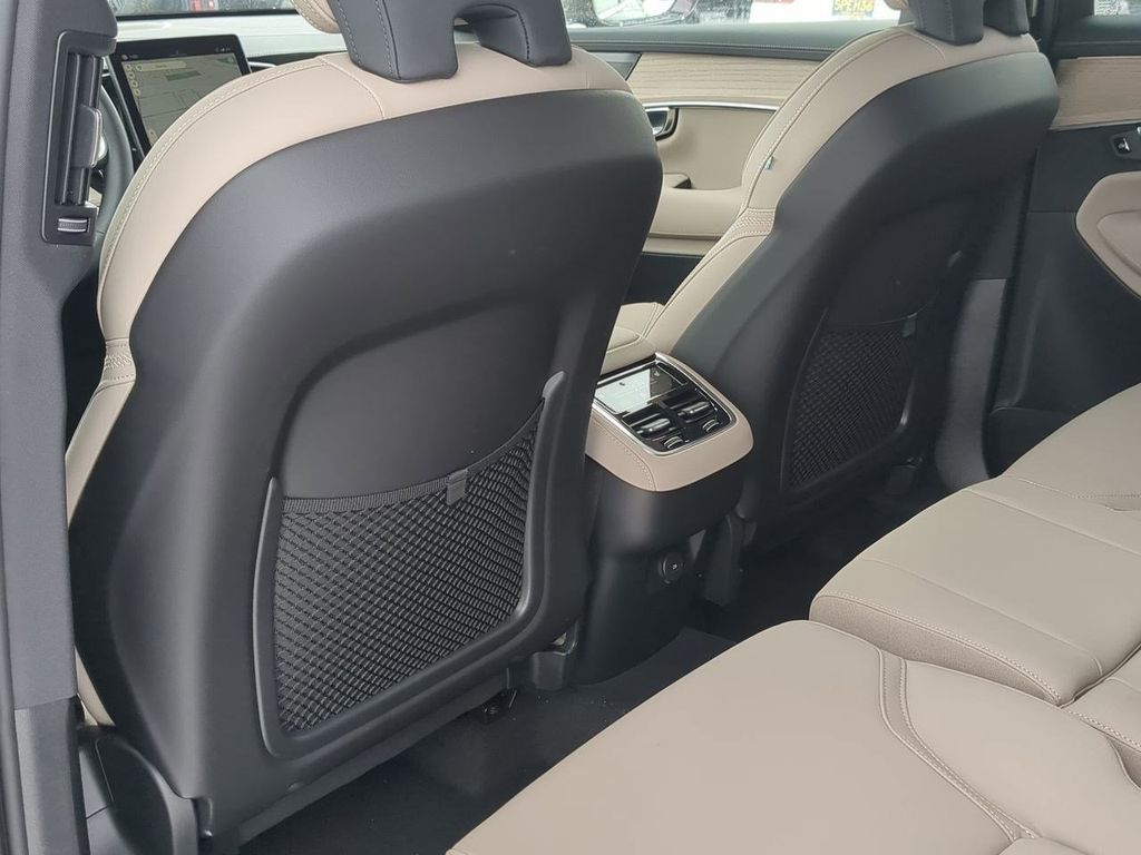 Thumbnail: 2026 Volvo XC90 - 12