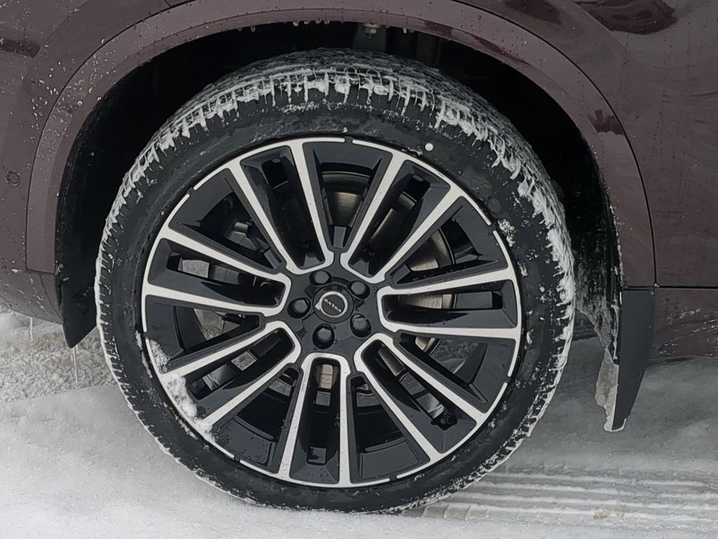 Thumbnail: 2026 Volvo XC90 - 8