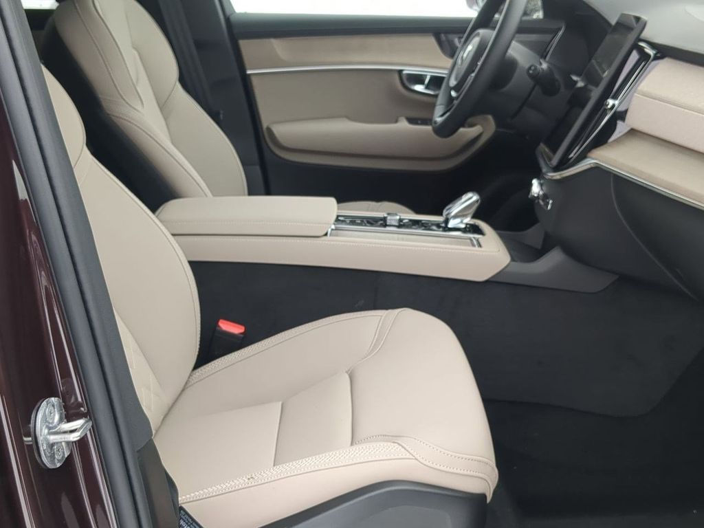 Thumbnail: 2026 Volvo XC90 - 11