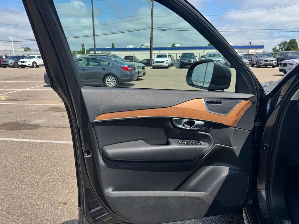 Thumbnail: 2024 Volvo XC90 - 20