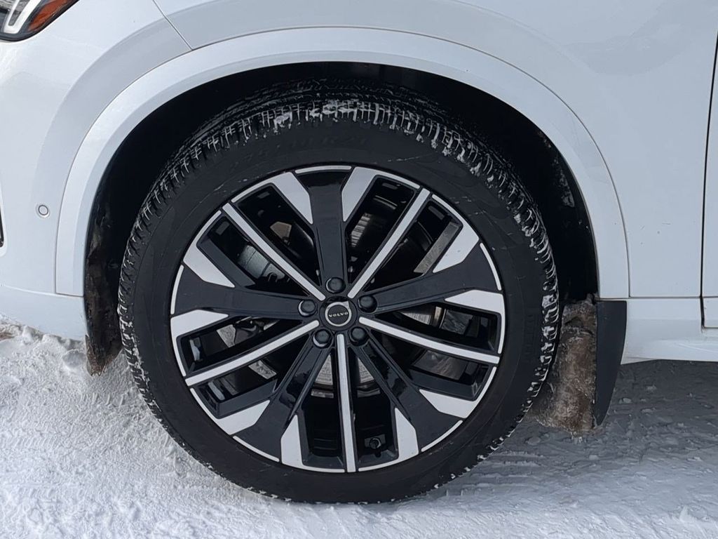 Thumbnail: 2026 Volvo XC90 - 8