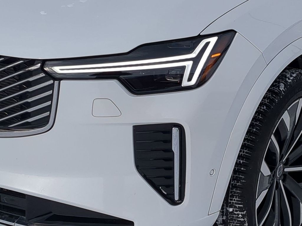 Thumbnail: 2026 Volvo XC90 - 21