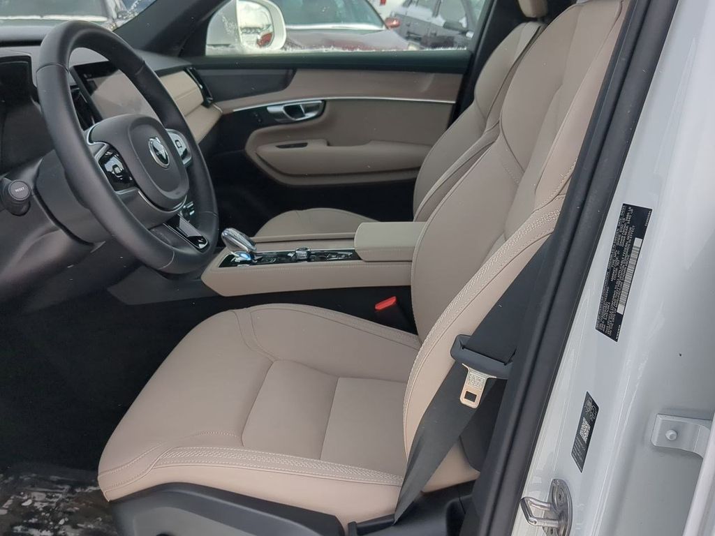 Thumbnail: 2026 Volvo XC90 - 10