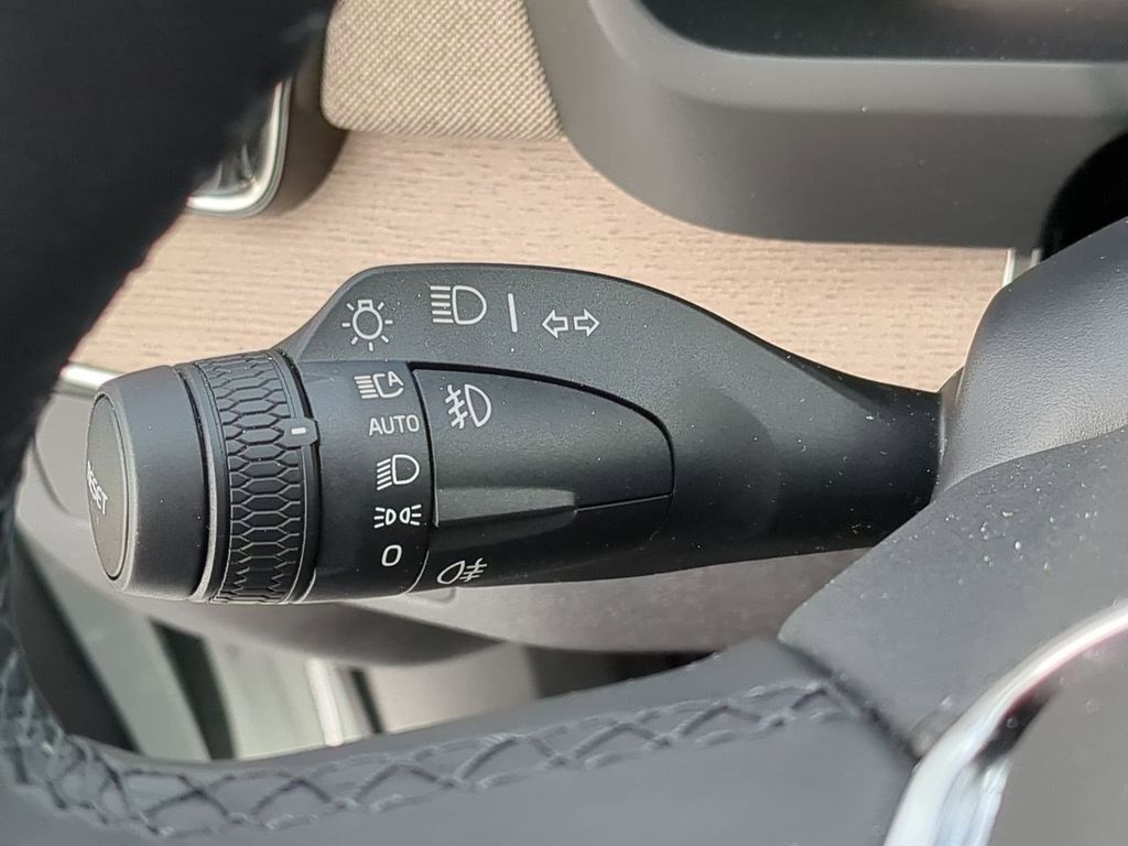 Thumbnail: 2026 Volvo XC90 - 29