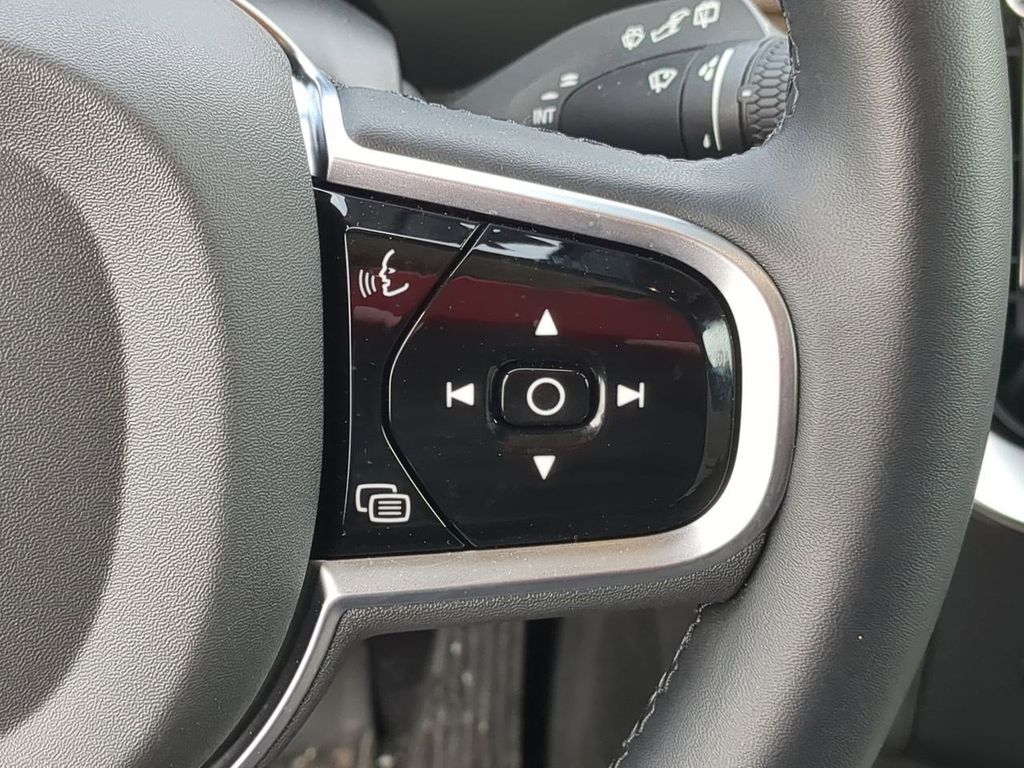 Thumbnail: 2026 Volvo XC90 - 27