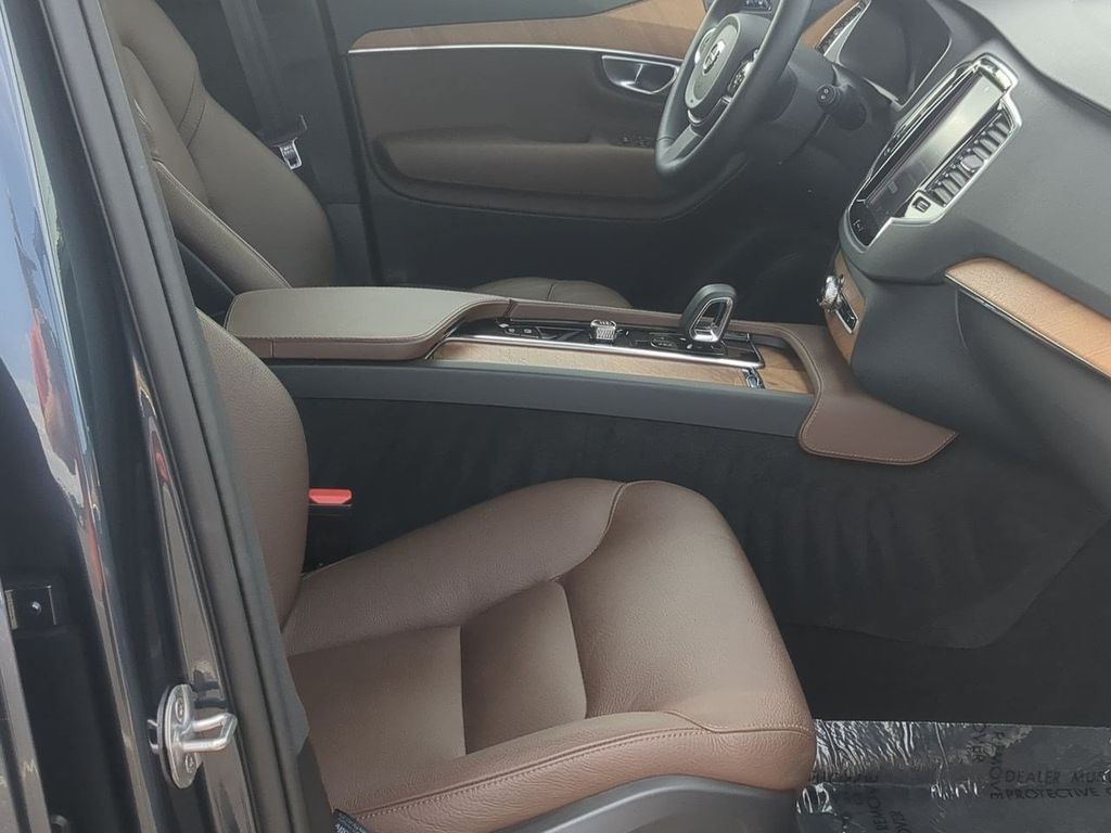 Thumbnail: 2024 Volvo XC90 - 11