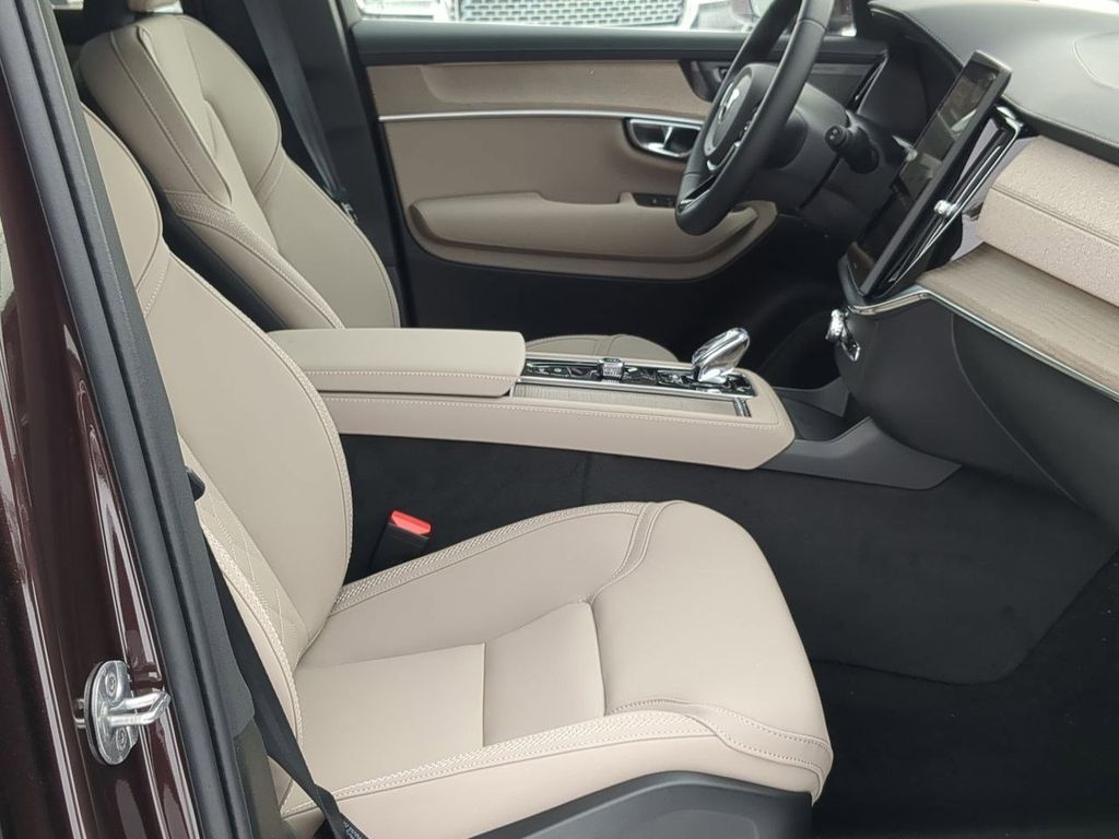 Thumbnail: 2026 Volvo XC90 - 11