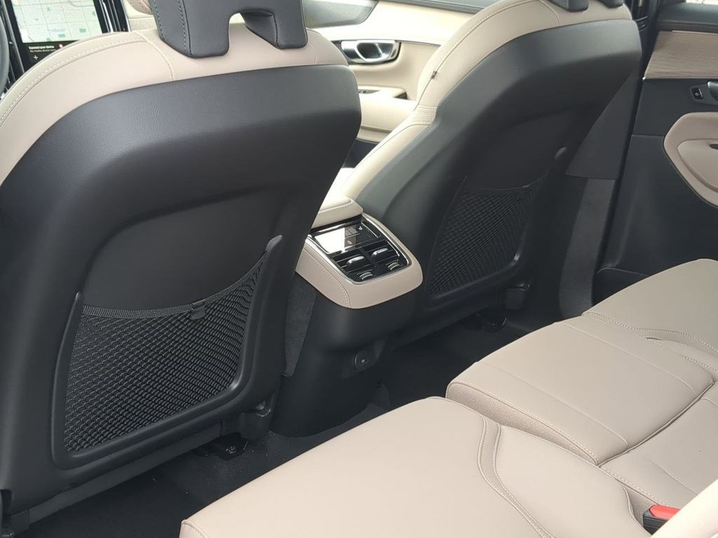 Thumbnail: 2026 Volvo XC90 - 12