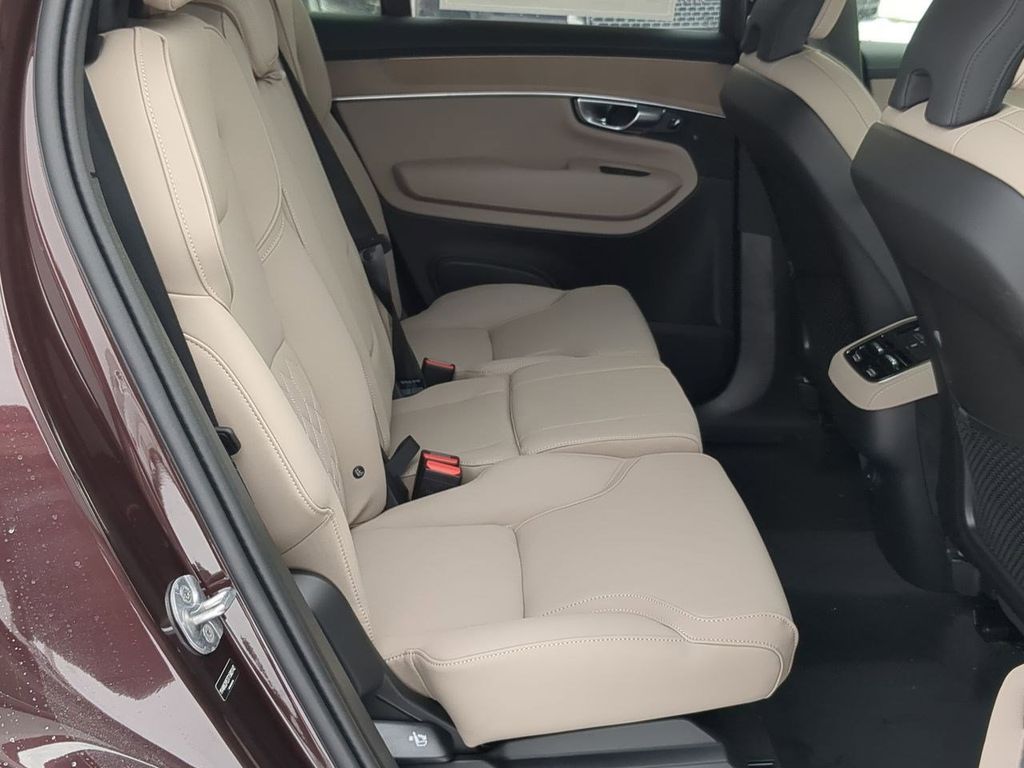 Thumbnail: 2026 Volvo XC90 - 25