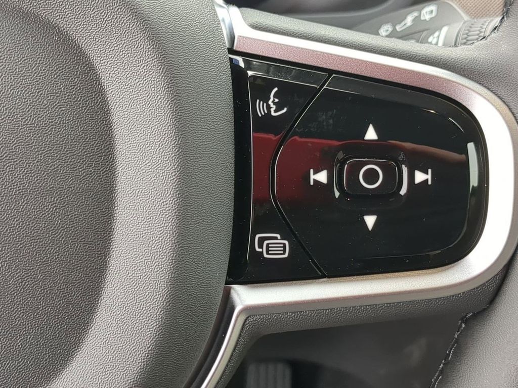 Thumbnail: 2026 Volvo XC90 - 29