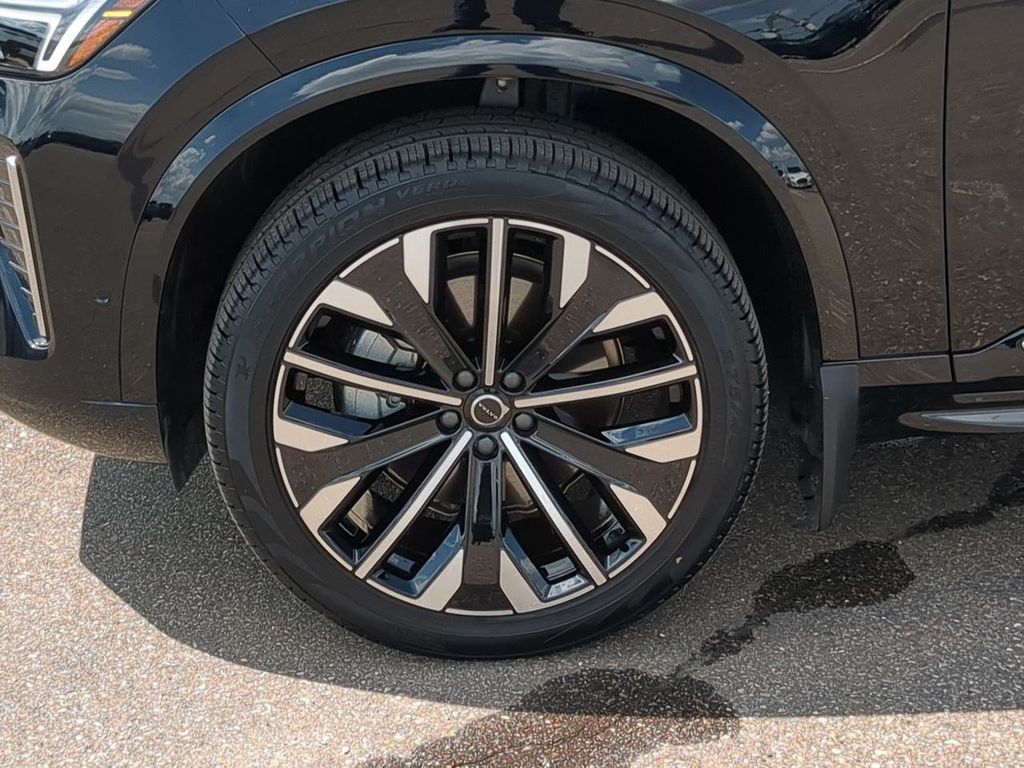 Thumbnail: 2026 Volvo XC90 - 8