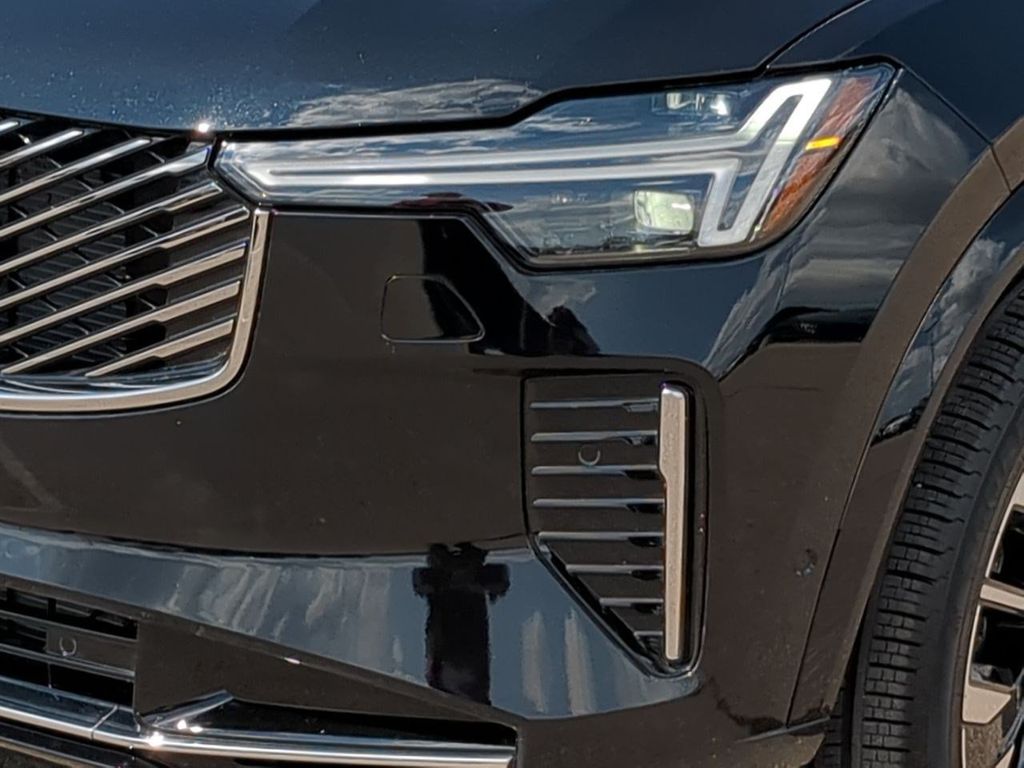 Thumbnail: 2026 Volvo XC90 - 21