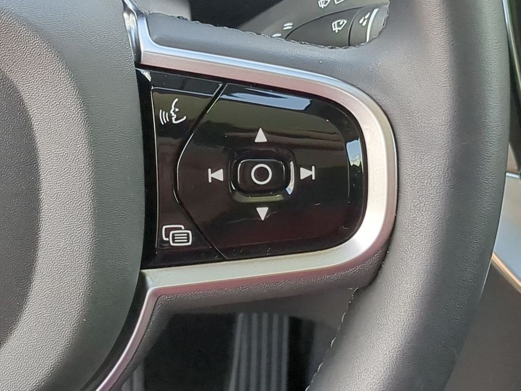 Thumbnail: 2026 Volvo XC90 - 27