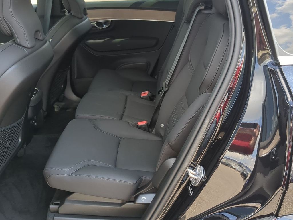 Thumbnail: 2026 Volvo XC90 - 24