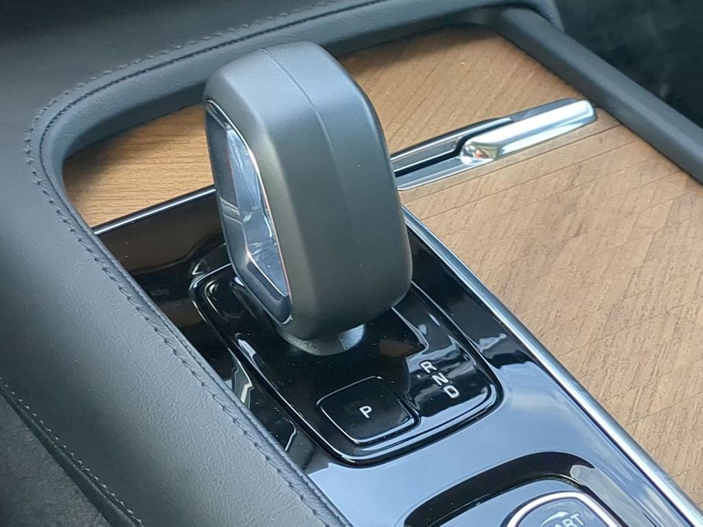 Thumbnail: 2024 Volvo XC90 - 16