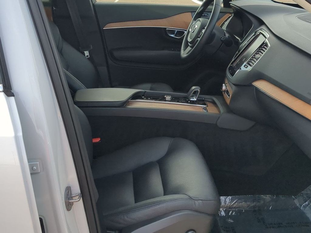 Thumbnail: 2024 Volvo XC90 - 12