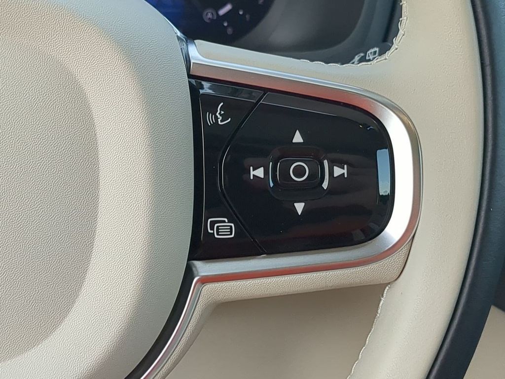 Thumbnail: 2024 Volvo XC90 - 27