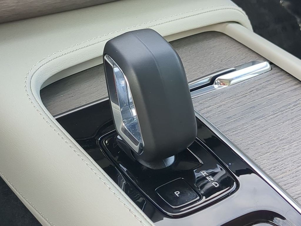 Thumbnail: 2024 Volvo XC90 - 15