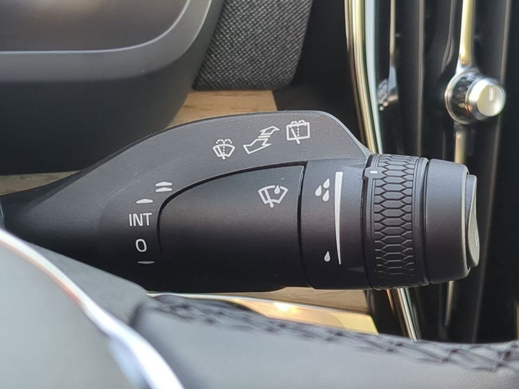 Thumbnail: 2026 Volvo XC90 - 16