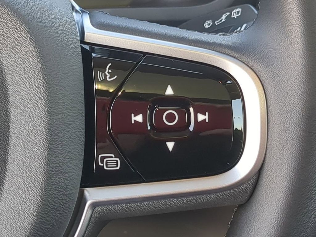 Thumbnail: 2026 Volvo XC90 - 27