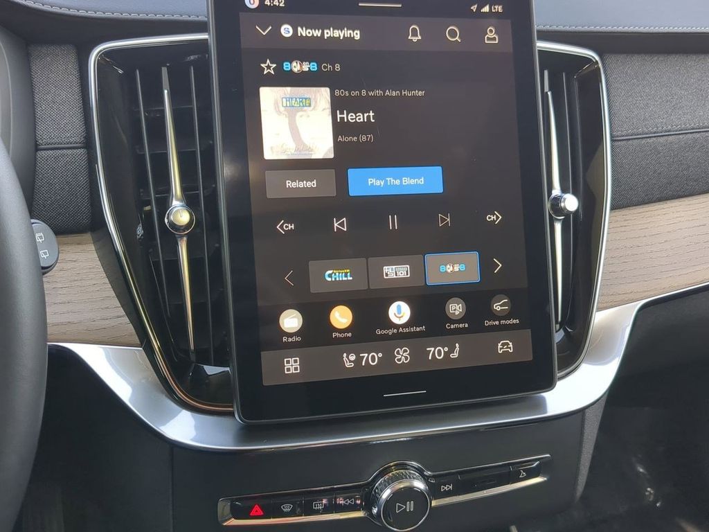 Thumbnail: 2026 Volvo XC90 - 14