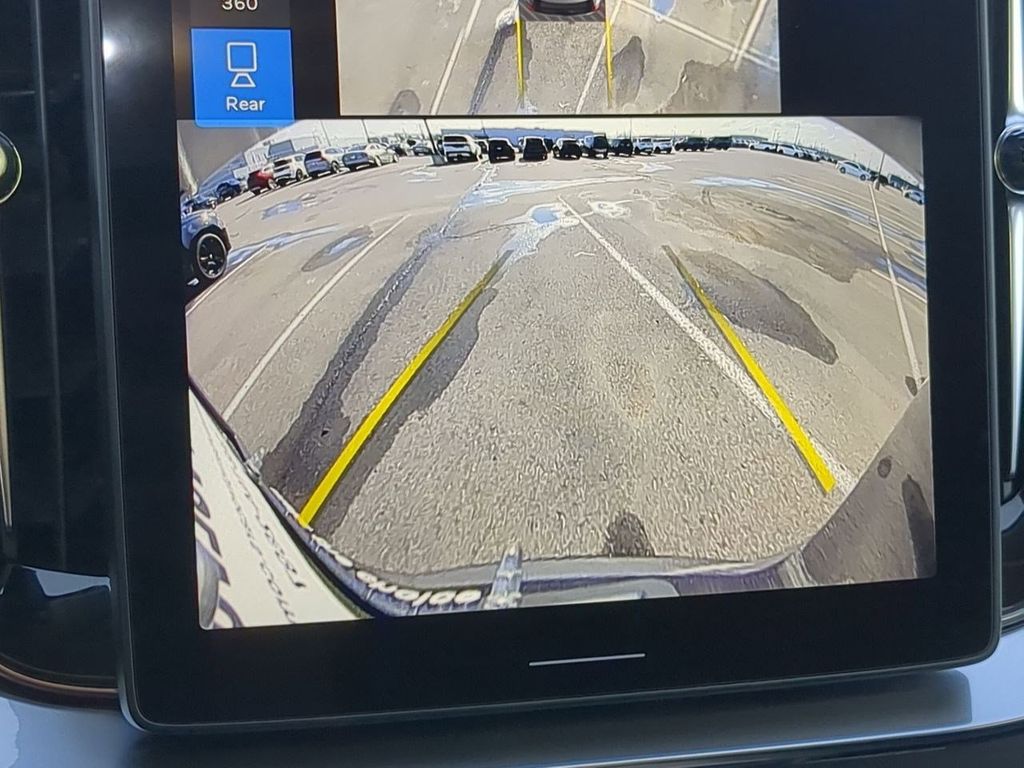 Thumbnail: 2026 Volvo XC90 - 30