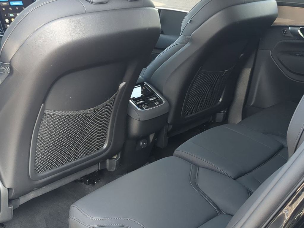 Thumbnail: 2026 Volvo XC90 - 12