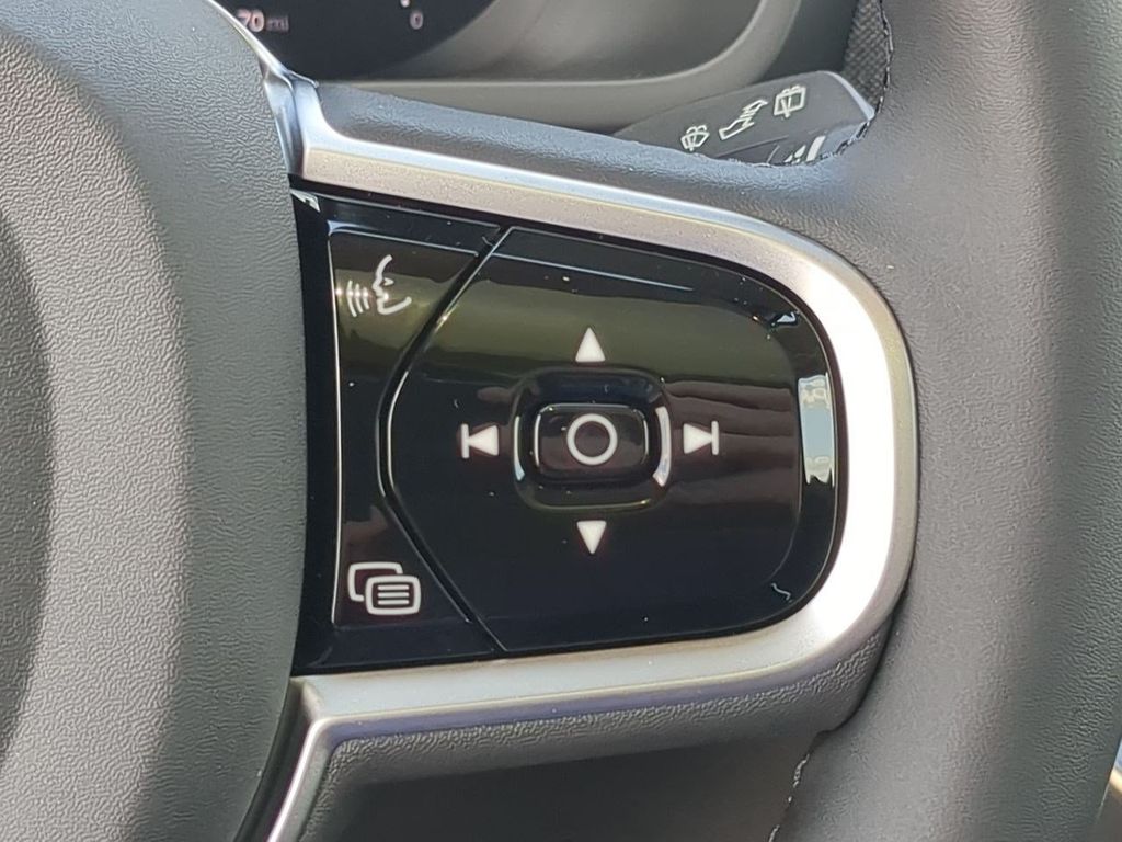 Thumbnail: 2026 Volvo XC90 - 28