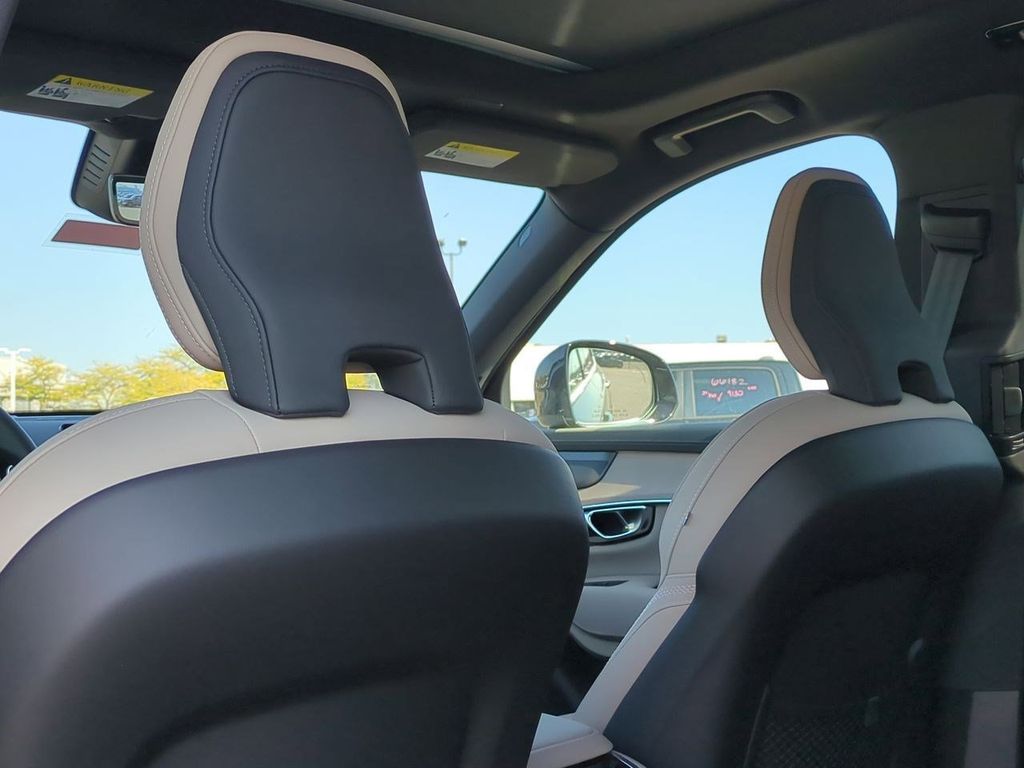 Thumbnail: 2026 Volvo XC90 - 11